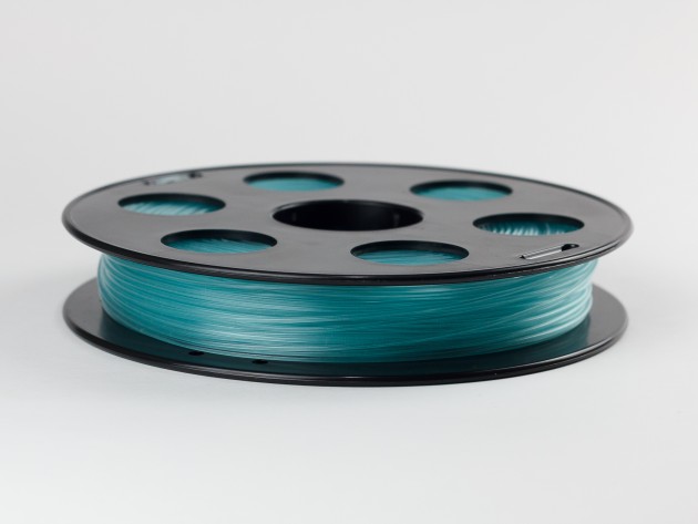 Светящийся в темноте PETG пластик Bestfilament для 3D-принтеров, цвет синий, 0,5 кг (1,75 мм) Попробуйте первыми эксклюзивную разработку от Bestfilament — бирюзовый PETG с долговременным свечением!
Материал с долговременным свечением идеален для создания практичных и эстетичных объектов: от светящихся маркеров эвакуации до детских игрушек-ночников и футуристичного декора.
